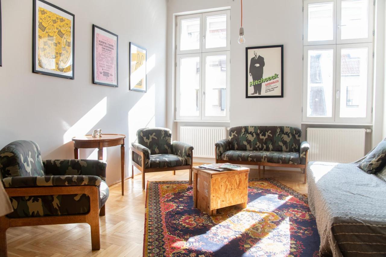 Stylishly Redecorated Apartment In Great Location Budapest Luaran gambar