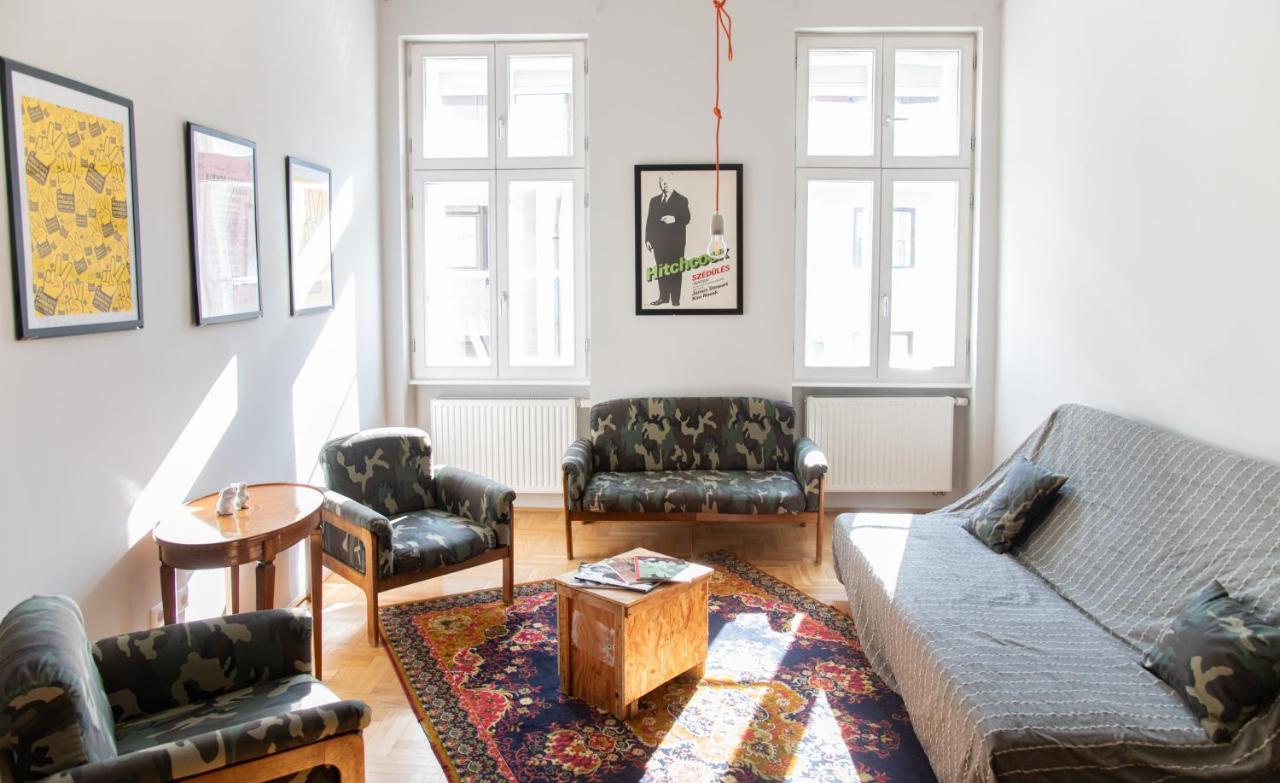 Stylishly Redecorated Apartment In Great Location Budapest Luaran gambar